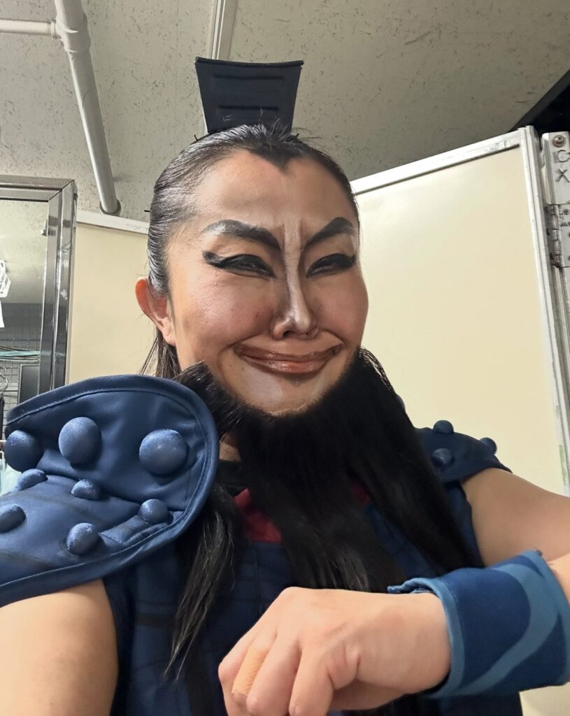 画像:大沢たかおの真似をするキンタロー。(引用元:キンタロー。公式X、https://x.com/Kintalo_/status/1920130219295506891)