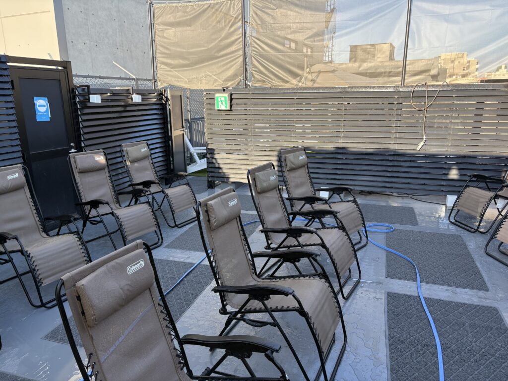 画像:外気浴(引用元:ROOFTOP公式HP、https://rooftopsauna.jp/#facilities)